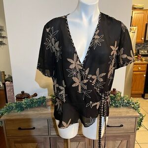 Studio 1 black and cream wrap shirt
